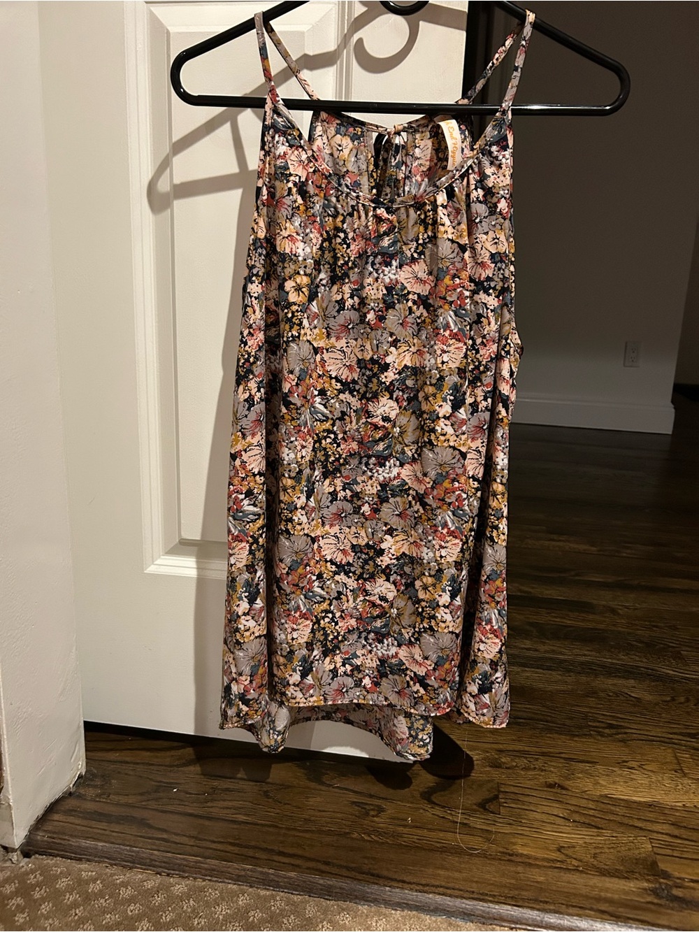 Floral Spaghetti-Strap Haltertop Sleeveless Top in Blush & Olive Size Large - Picture 3 of 6